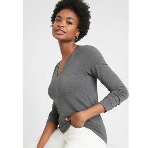 Banana Republic V-neck Timeless Tee Charcoal